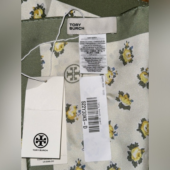 RARE Tory Burch NWT Garden Rose Print Square 100% Silk Scarf Neckerchief - Picture 4 of 7